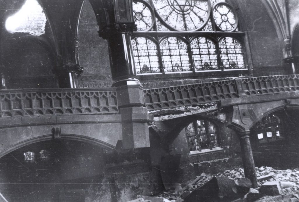 Die alte Synagoge am Hiltropwallvon aussen - Zerstörung im Inneren der Synagoge